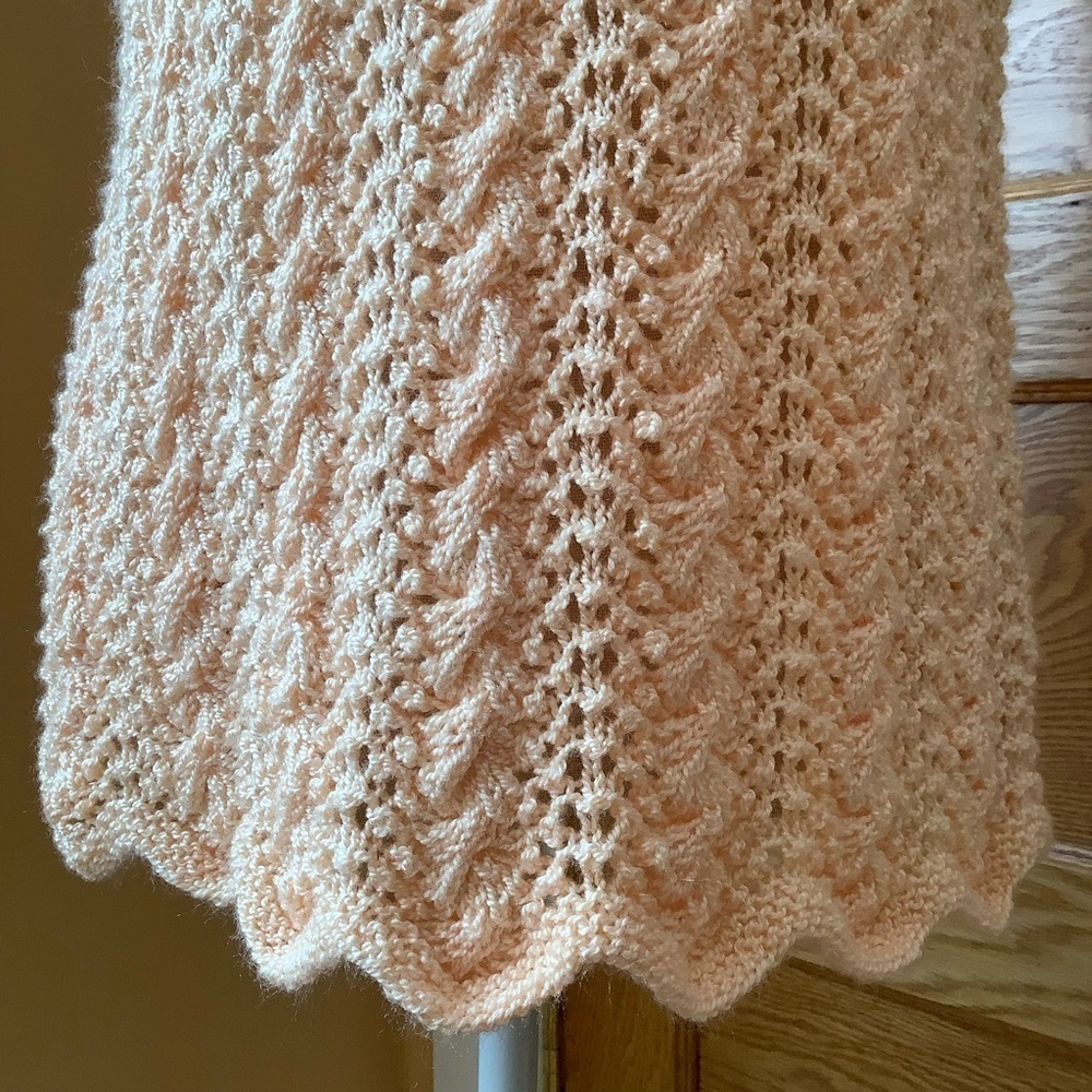 Vintage Hand Knit Peach Cable Knit Sweater Vest Scalloped Hem Size S - Picture 7 of 11